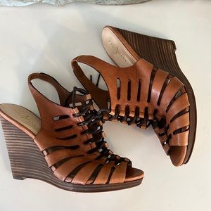 Cole Hahn Wedged heal